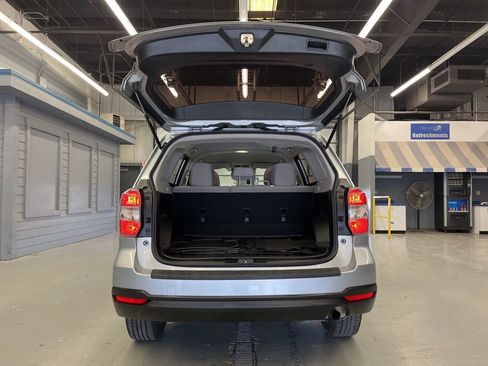 Used 2015 Subaru Forester 2.5i w/ Alloy Wheel Package image 9