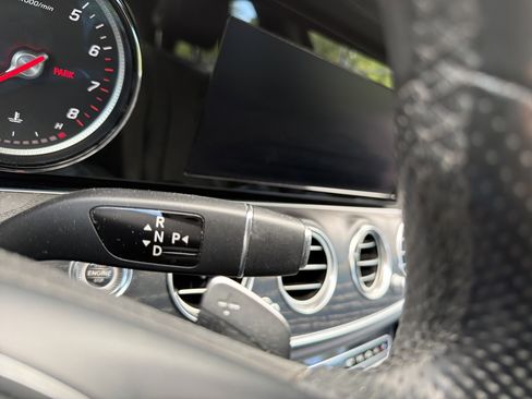 Used 2017 Mercedes-Benz E 300 4MATIC image 18