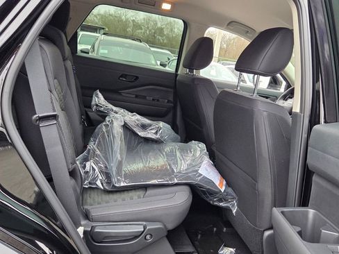 New 2026 Nissan Pathfinder SV image 12