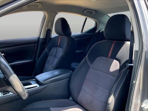 Used 2023 Nissan Sentra SR w/ Trunk Package FWD image 8