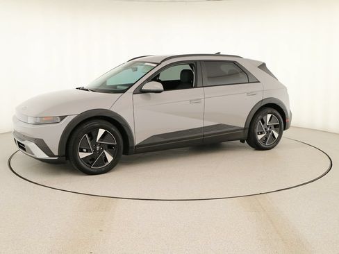 Used 2025 Hyundai Ioniq 5 SEL RWD image 13