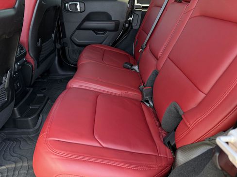 Used 2024 Jeep Wrangler Unlimited Rubicon 392 image 9