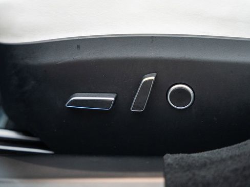 Used 2022 Tesla Model S Plaid image 33