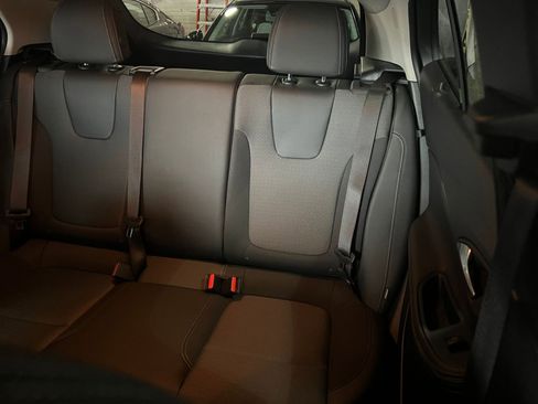 Used 2025 Buick Encore GX Preferred image 36