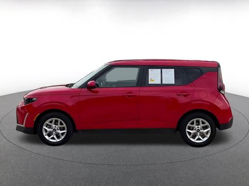 Used 2025 Kia Soul LX w/ LX Technology Package FWD image 9