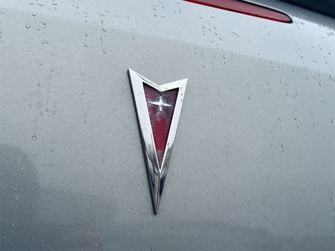 Used 2009 Pontiac G6 Sedan w/ Sun And Sound Package image 12