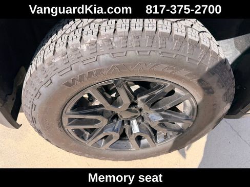 Used 2025 GMC Sierra 1500 AT4 w/ AT4 Premium Package AWD/4WD image 11