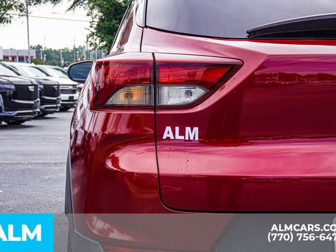 Used 2021 Chevrolet TrailBlazer LT w/ Convenience Package image 17