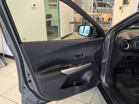 Used 2020 Nissan Kicks SR w/ SR Premium Package image 8