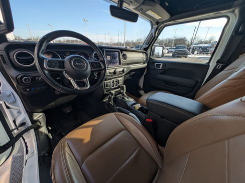 Used 2021 Jeep Wrangler Unlimited Sahara w/ Cold Weather Group image 12