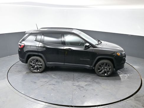 New 2026 Jeep Compass Latitude image 27