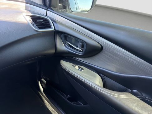 Used 2018 Nissan Murano SV w/ Premium Package FWD image 17