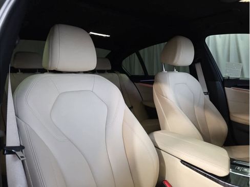 Used 2018 BMW 530i image 13