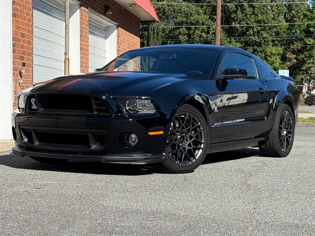 Used 2014 Ford Mustang Shelby GT500 w/ Equipment Group 821A RWD image 7
