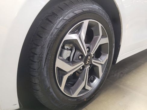 Used 2021 Kia Forte LXS FWD image 31