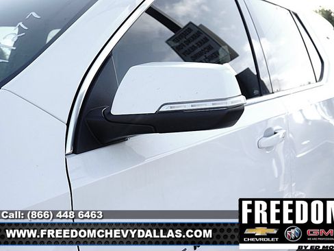 Used 2023 Chevrolet Traverse LT FWD image 8
