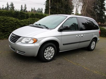 Used 2006 Chrysler Town & Country w/ Popular Equipment Group I