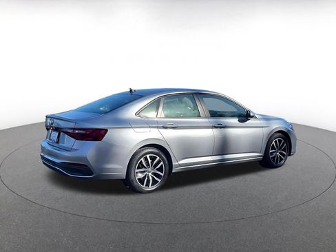 Used 2025 Volkswagen Jetta SE image 14