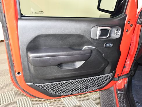 Used 2020 Jeep Wrangler Sport AWD/4WD image 25