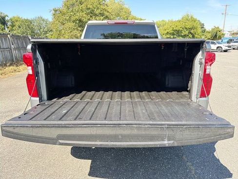 Used 2023 Chevrolet Silverado 1500 Custom AWD/4WD image 25