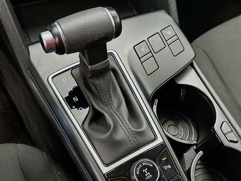 Used 2025 Kia Sportage LX image 24