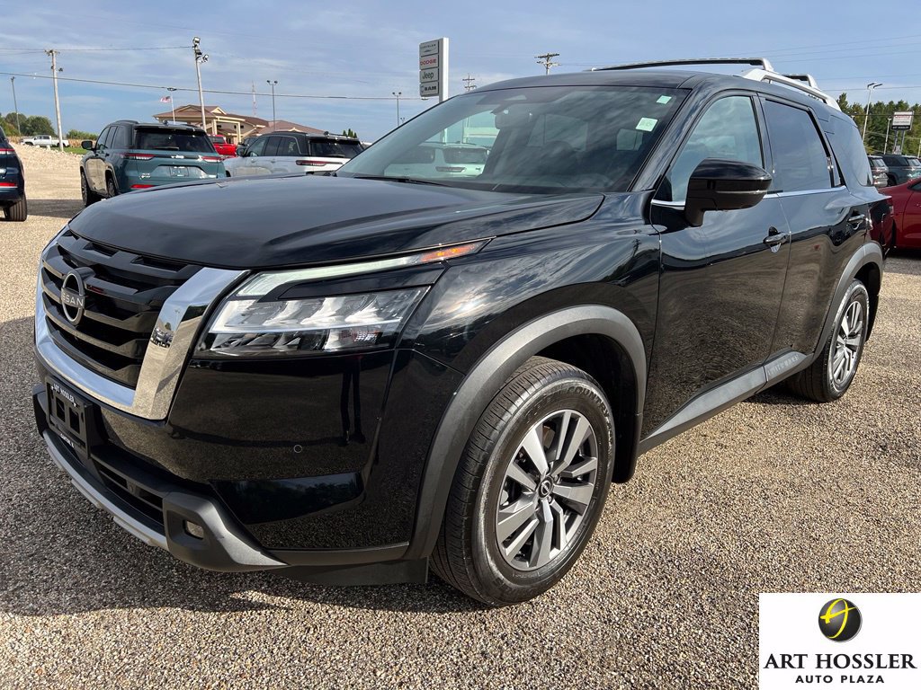 Used 2023 Nissan Pathfinder SL AWD/4WD image 1