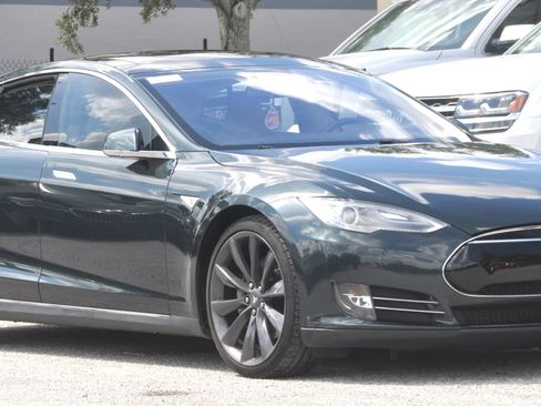 Used 2014 Tesla Model S 85 RWD image 4