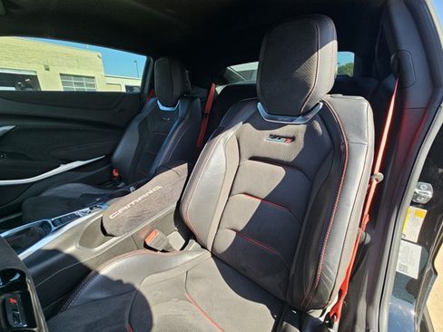 Used 2018 Chevrolet Camaro ZL1 RWD image 12
