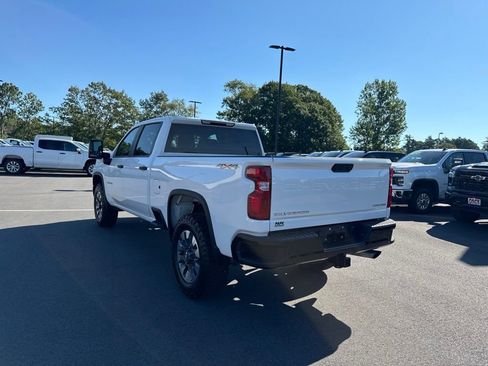 Used 2024 Chevrolet Silverado 2500 Custom w/ Custom Value Package AWD/4WD image 8