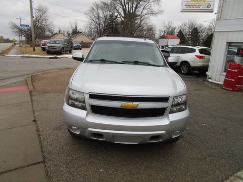 Used 2014 Chevrolet Suburban LT image 7