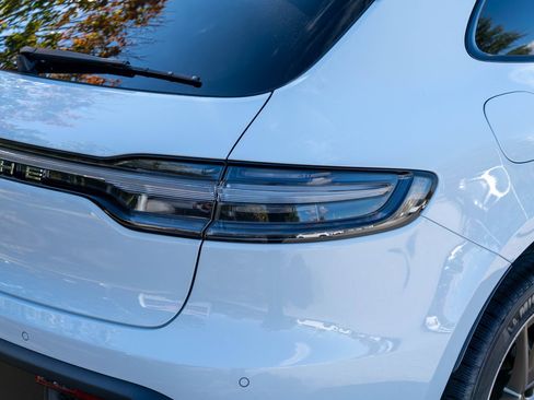 Certified 2025 Porsche Macan image 14