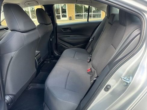 Used 2022 Toyota Corolla LE FWD image 19