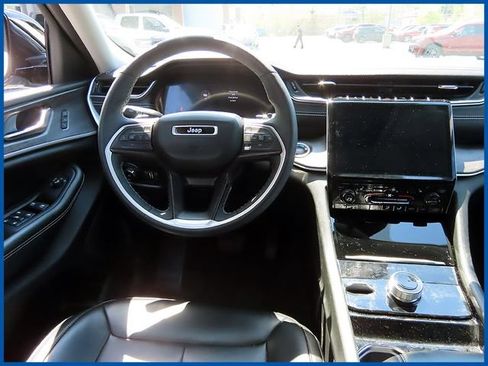 Used 2023 Jeep Grand Cherokee L Limited AWD/4WD image 11