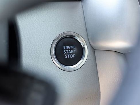 Used 2018 Toyota Highlander Limited Platinum image 26