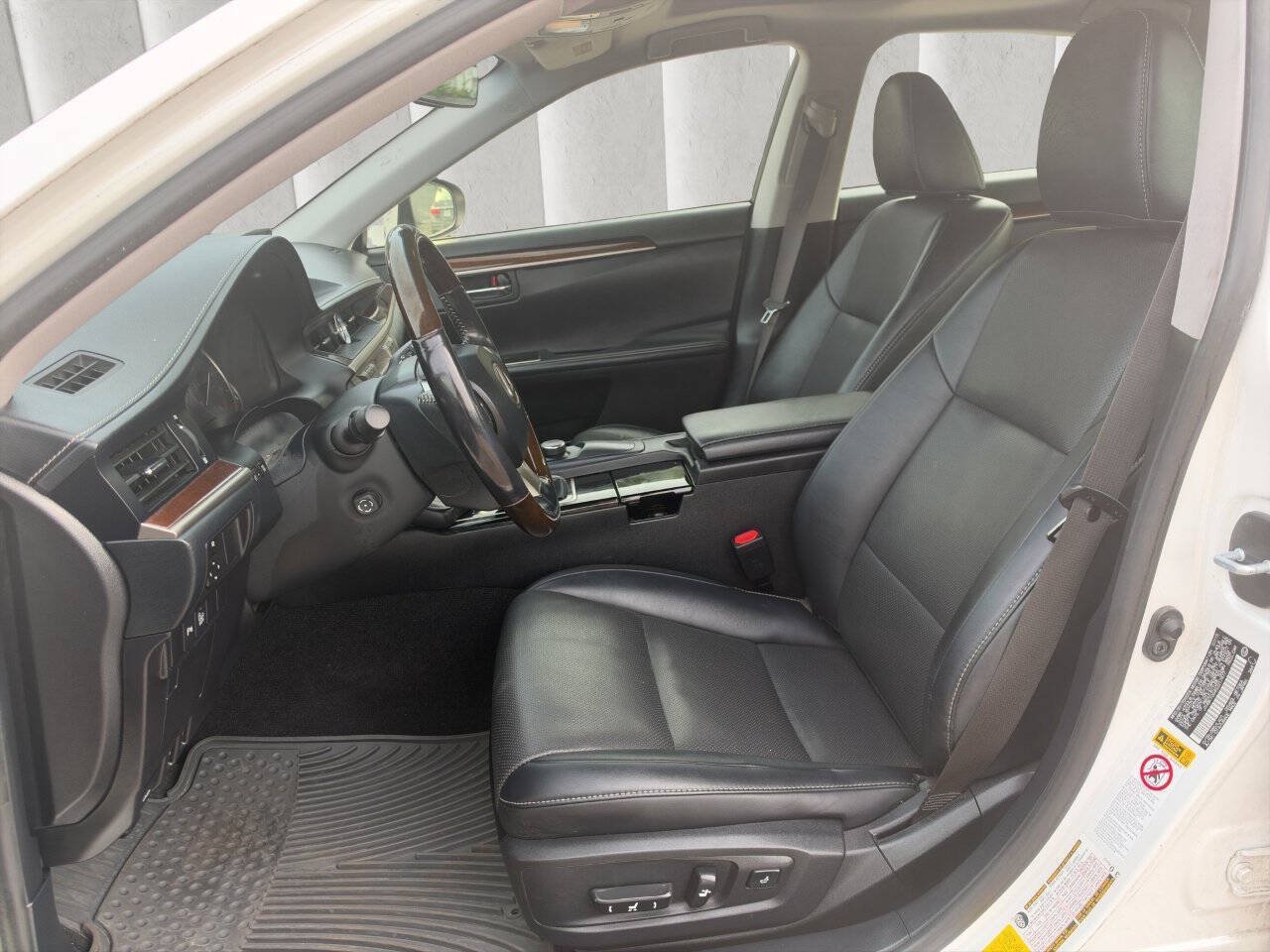Used 2016 Lexus ES 350 w/ Premium Package w/Wood Trim FWD image 9