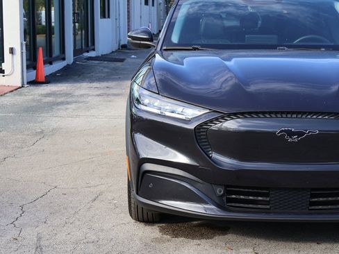 Used 2022 Ford Mustang Mach-E Select image 13