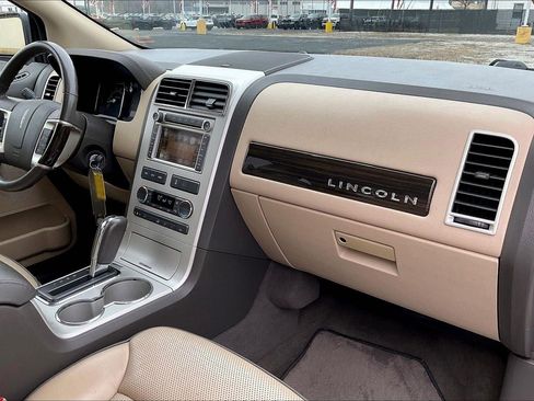 Used 2008 Lincoln MKX AWD image 16