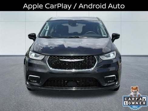 Used 2024 Chrysler Pacifica Touring-L FWD image 5