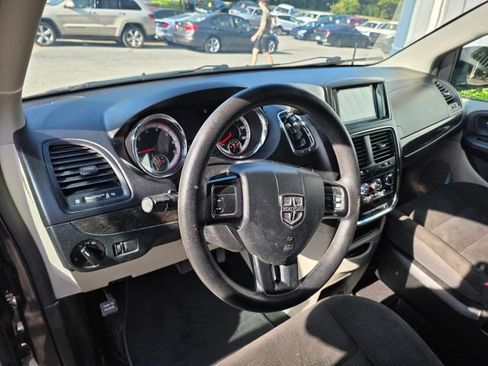 Used 2017 Dodge Grand Caravan SE w/ Power Window Group FWD image 13