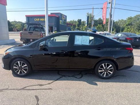 Used 2025 Nissan Versa SV FWD image 8