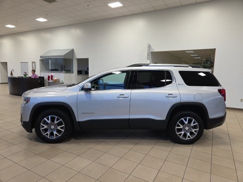 Used 2020 GMC Acadia SLT image 2