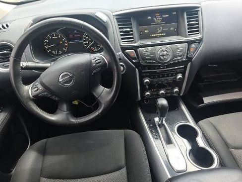 Used 2020 Nissan Pathfinder SV FWD image 5