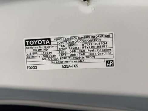 Used 2024 Toyota Sienna XSE AWD/4WD image 48