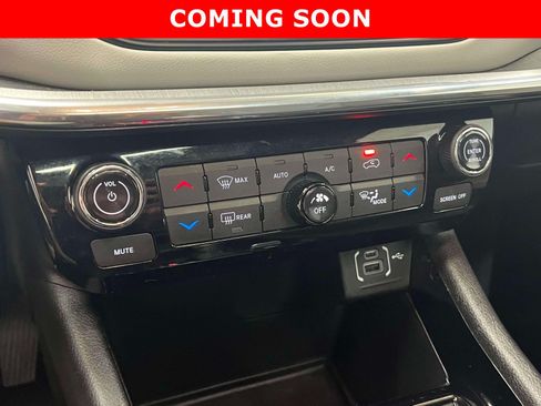 Certified 2023 Jeep Compass Limited w/ Sun and Sound Group AWD/4WD image 24