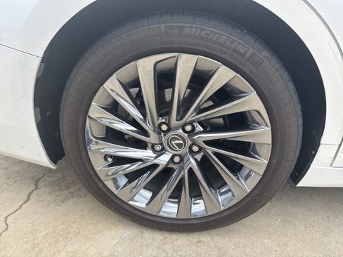 Used 2024 Lexus ES 300h w/ Technology Package image 24