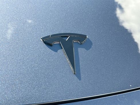 Used 2020 Tesla Model Y Long Range image 13