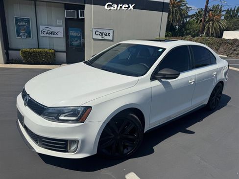 Used 2014 Volkswagen Jetta GLI Autobahn FWD image 2