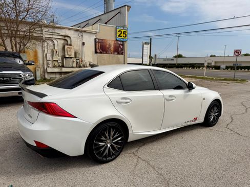 Used 2017 Lexus IS 200t RWD image 3