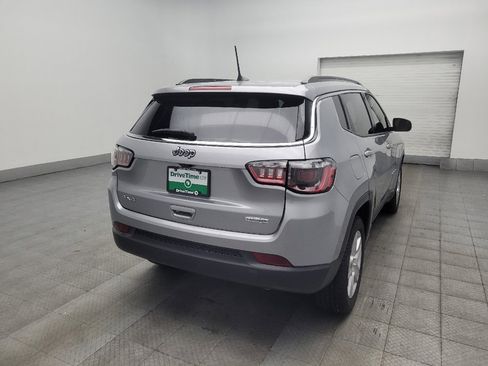 Used 2022 Jeep Compass Latitude w/ Sun and Sound Group AWD/4WD image 9