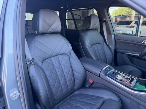 Certified 2026 BMW X5 M60i AWD/4WD image 9